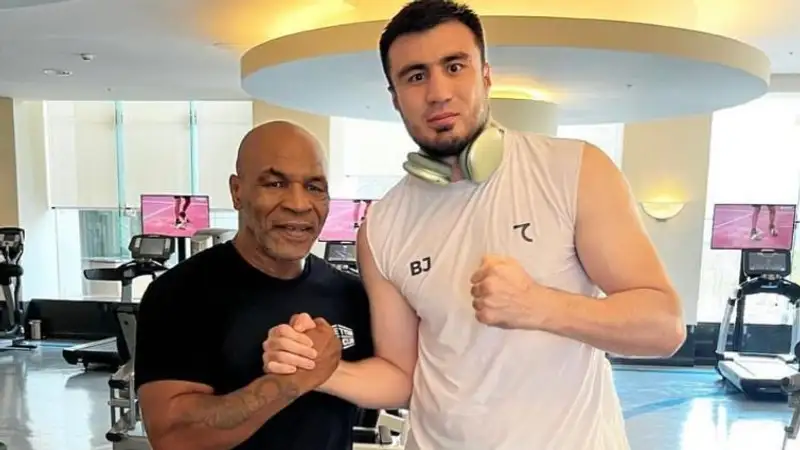 Непобедимый узбекский боксер Джалолов заявил, что намерен сотворить историю