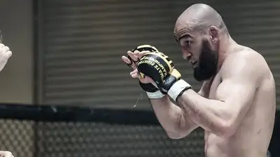 Боец UFC Дураев