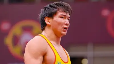 В 2023 году Санжар Досжанов выиграл чемпионат Азии в Астане, однако не в 74 кг, а в 70 кг
