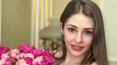 Секс-символ Казахстана "избила" 17-летнюю девочку