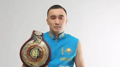 Казахстанский боксер чудом &quot;выжил&quot; после двух нокдаунов 