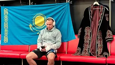 Исмагулов пояснил, почему вышел на бой с Вартаняном с казахстанским флагом 