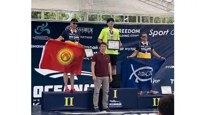 Казахстанец стал победителем этапа на открытой воде
