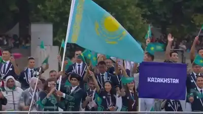 Сборная Казахстана приняла участие в официальной церемонии открытия Олимпиады в Париже-2024