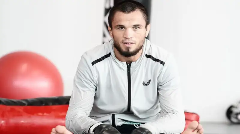 Умари выиграл бой в UFC