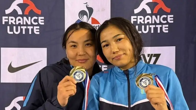 Эльмира Сыздыкова и Гульдана Бекеш 