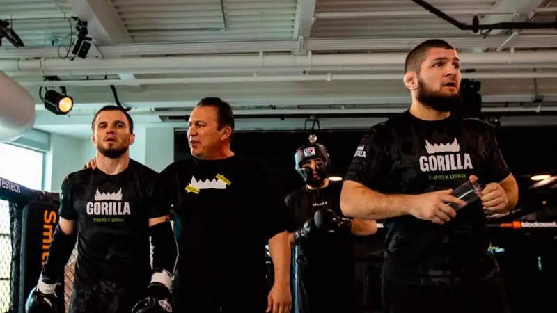 "Хочет поддержку своего народа": Нурмагомедов высказался о конфликте с чемпионом UFC 