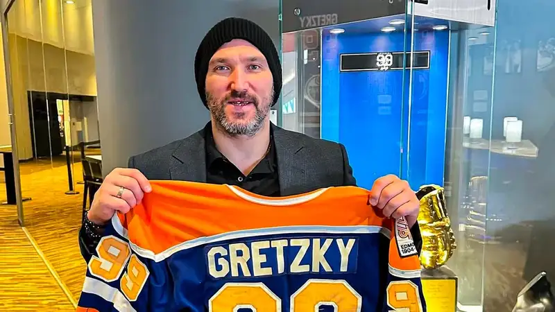 "Очень горжусь": Овечкин рассказал о своих взаимоотношениях с легендой хоккея