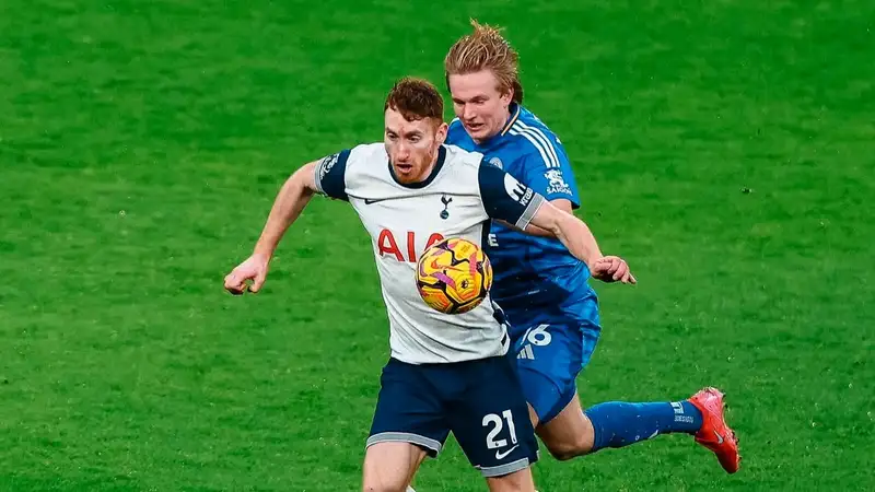 АПЛ: "Тоттенхэм" проиграл аутсайдеру, МЮ победил на выезде