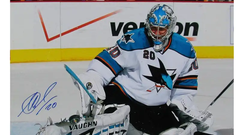 Отказавшийся от сборной Казахстана хоккеист вошёл в символическую сборную клуба НХЛ