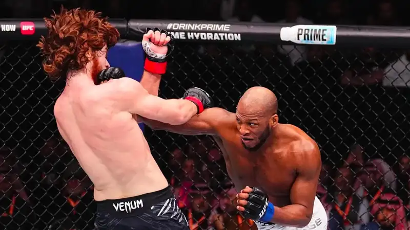 "Веном" прокомментировал сенсационную победу над "дагестанским казахом" в UFC
