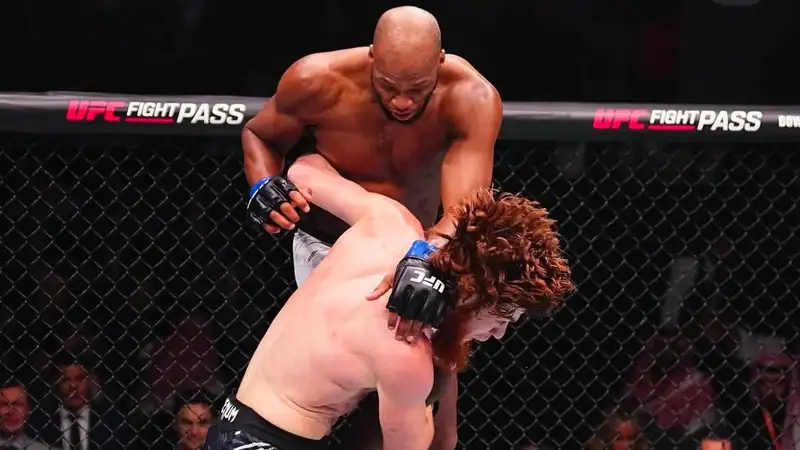 Хамзат Чимаев прокомментировал сенсационное поражение "дагестанского казаха" в UFC