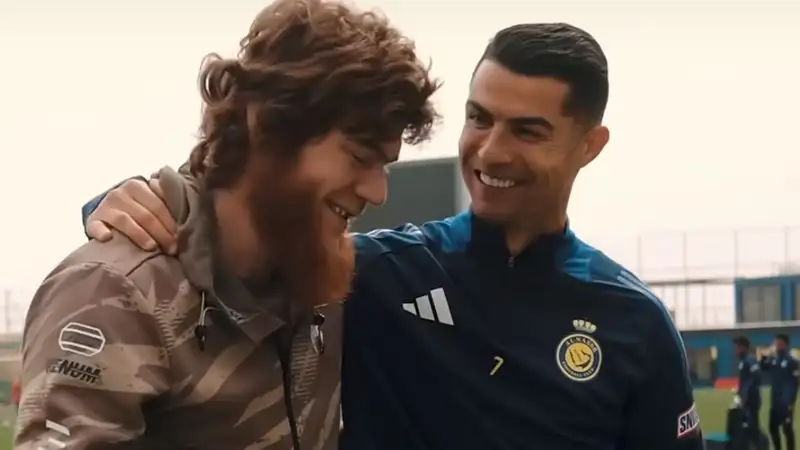 "Дагестанский казах" рассказал, что Роналду поддержал его после первого поражения в карьере