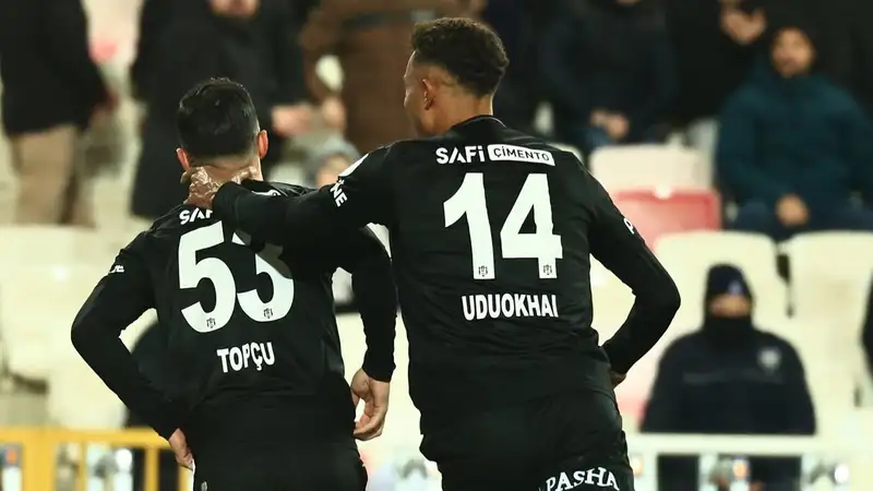 "Бешикташ" без Зайнутдинова в составе одержал победу в матче чемпионата Турции