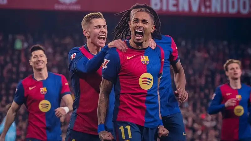 "Барселона" одержала разгромную победу и сократила отставание от "Реала" в Ла Лиге