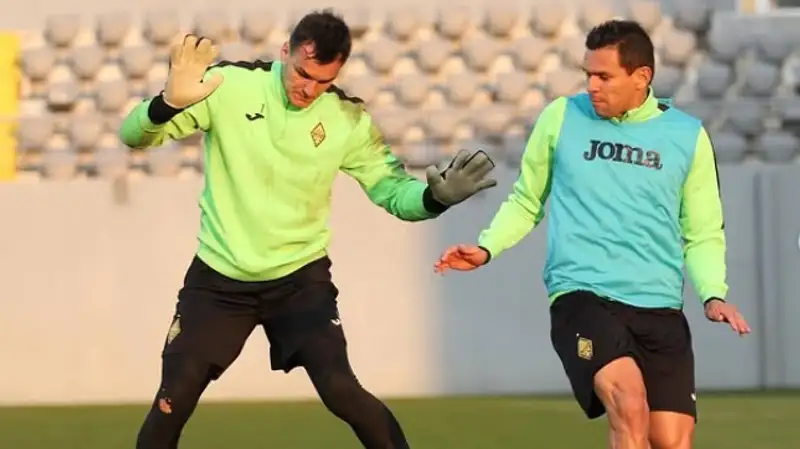 Кайрат сыграет с Химками