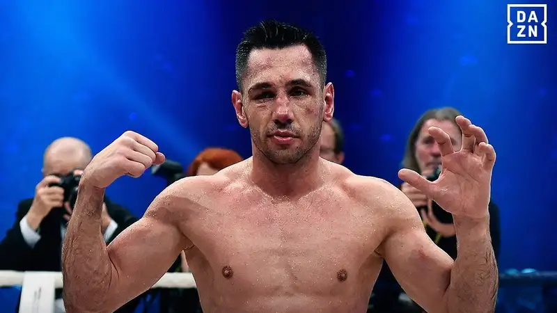 "Вредивший" Головкину культовый 46-летний немецкий боксёр нокаутировал соперника (видео)