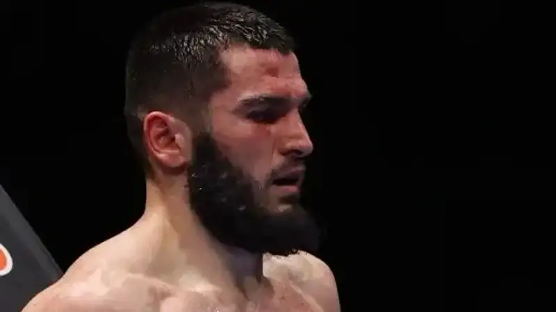 Бетербиев узнал ужасные новости после первого поражения в карьер