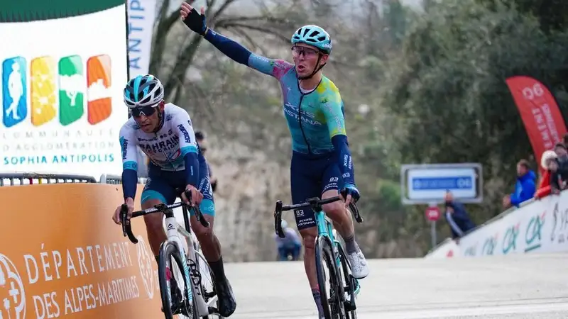 Итальянский велогонщик "Астаны" выиграл первый этап двухдневной гонки во Франции