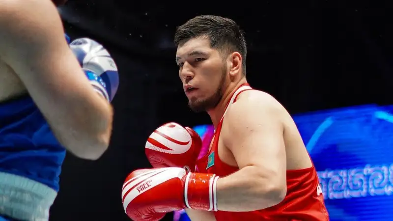 Капитан сборной Казахстана без боя вышел в финал "малого чемпионата мира" по боксу