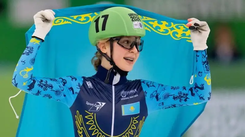 Женская команда Казахстана по шорт-треку завоевала "серебро" на юниорском чемпионате мира