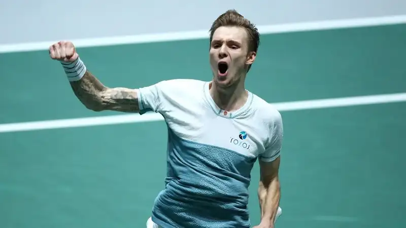 Играем на выезде, но с "оппозицией" повезло...