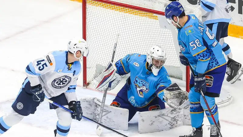 Четвёртый вратарь "Барыса" заслуженно признан лучшим игроком победного матча с "Сибирью": как так получилось