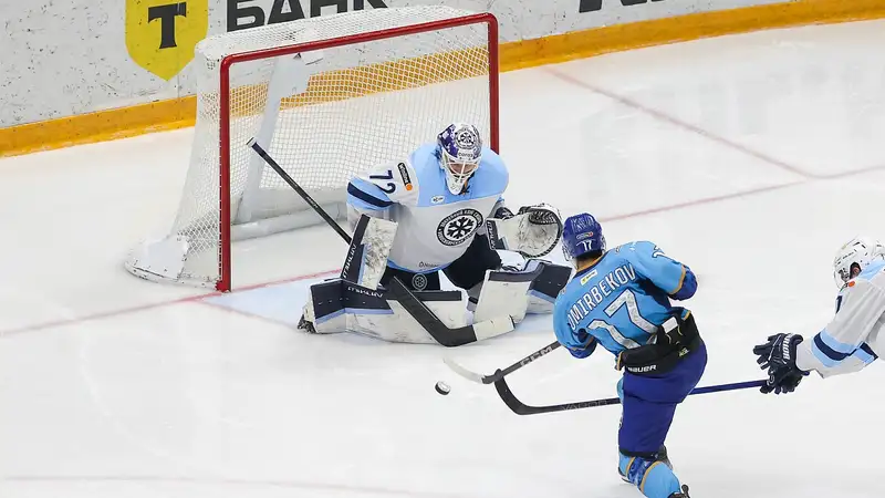 "Вам же всё равно на народ наплевать": СМИ в России громят "Сибирь" после разгрома от "Барыса" в КХЛ