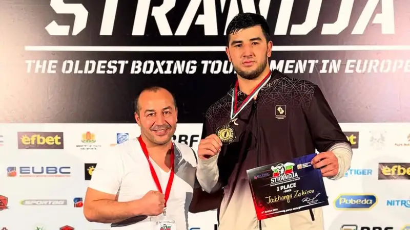 Капитана сборной Казахстана по боксу "приговорили" к постоянным поражения от "наследника Джалолова"