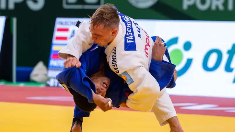 Увы, но Бернд Фашинг всё-таки остановил Азата Кумысбая