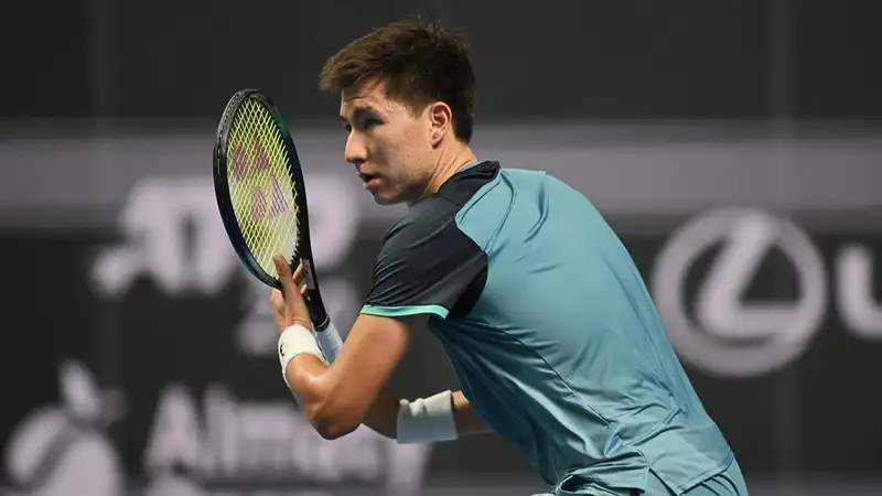 Казахстанский теннисист проиграл 18-летнему французу на старте "Челленджера" в Шербуре