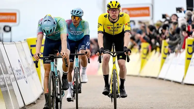 Француз и колумбиец из "Астаны" финишировали на втором и четвёртом месте на этапе легендарной многодневки