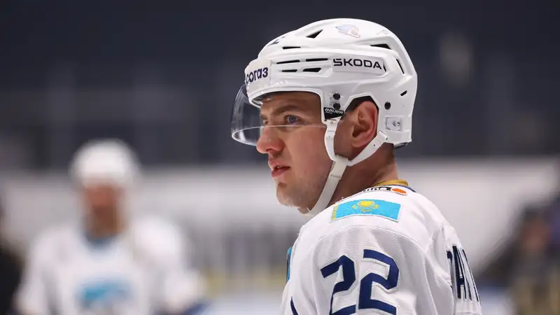 Нападающий "Барыса" добился юбилейного достижения в КХЛ