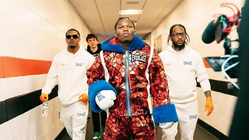 Разгромивший узбекского боксёра в "бою года" американец  получил новый вызов: известны дата и соперник