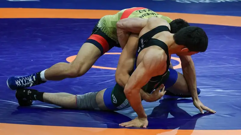 Нурсултан Садык неудачно дебютировал на континентальном первенстве