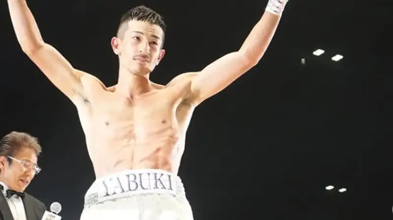 Якуби завоевал пояс 