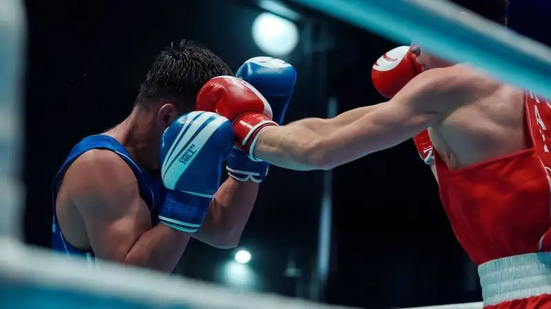 Казахстан без боя выиграл две медали с исторического Кубка мира по боксу