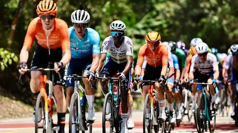 Африканский легионер "Астаны" стал третьим на этапе многодневной гонки в Китае