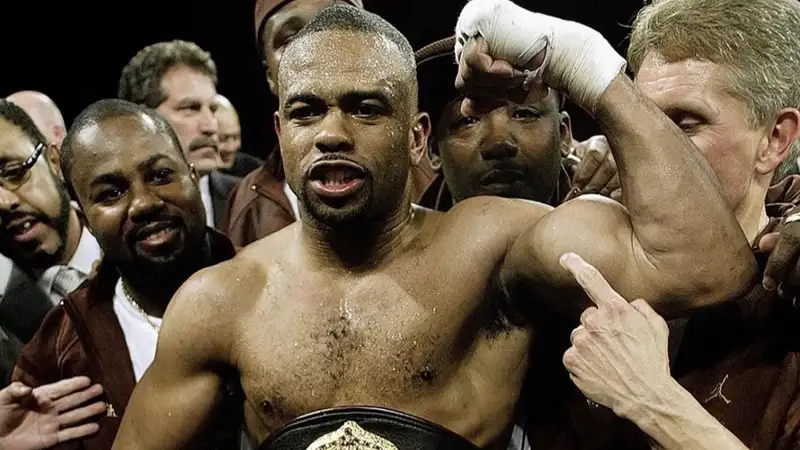 Легендарный боксёр дал прогноз на бой Альварес - Кроуфорд