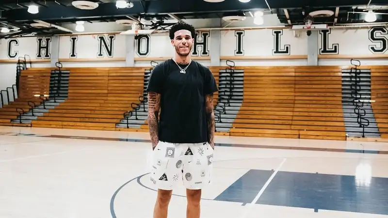 Звезда НБА встретился с семьёй своего донора