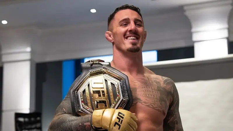 Том Аспиналл