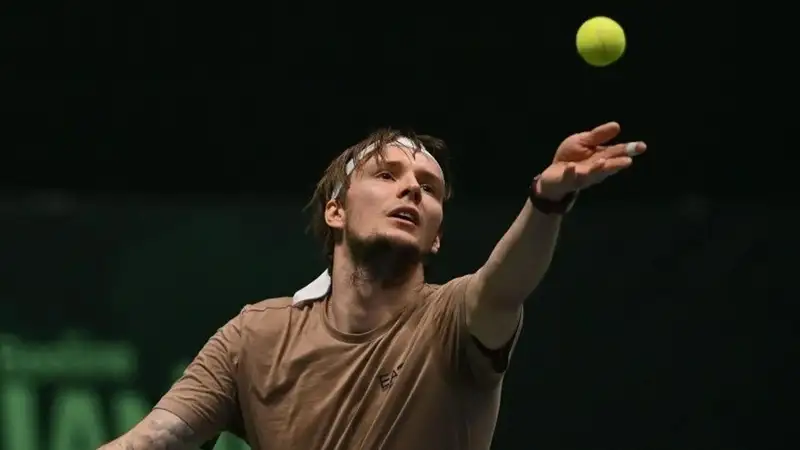 Александр Бублик продолжает борьбу за титул чемпиона