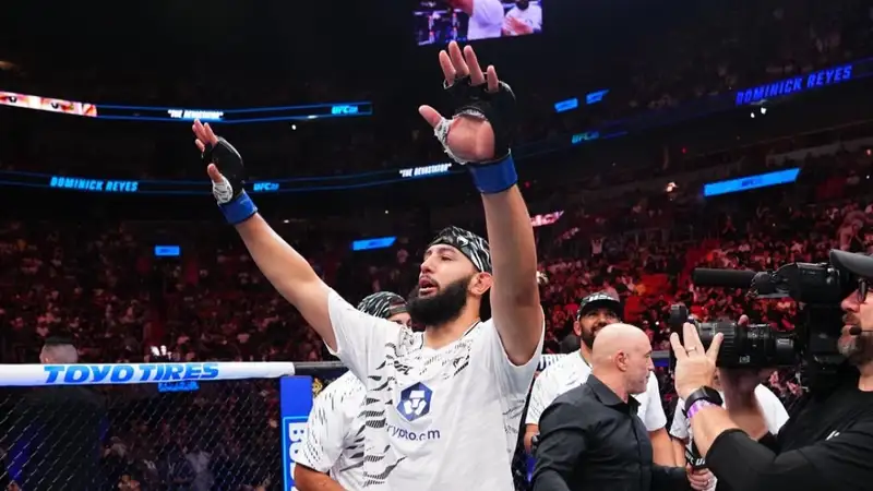 Нокаутом завершился бой россиянина на турнире UFC 314