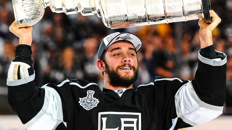 Трёхкратный обладатель Кубка Стэнли объявил о завершении карьеры
