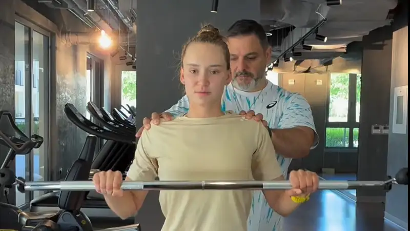 Елена Рыбакина взяла в команду нового фитнес-тренера