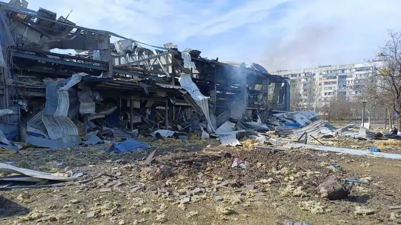 Разрушена ледовая арена