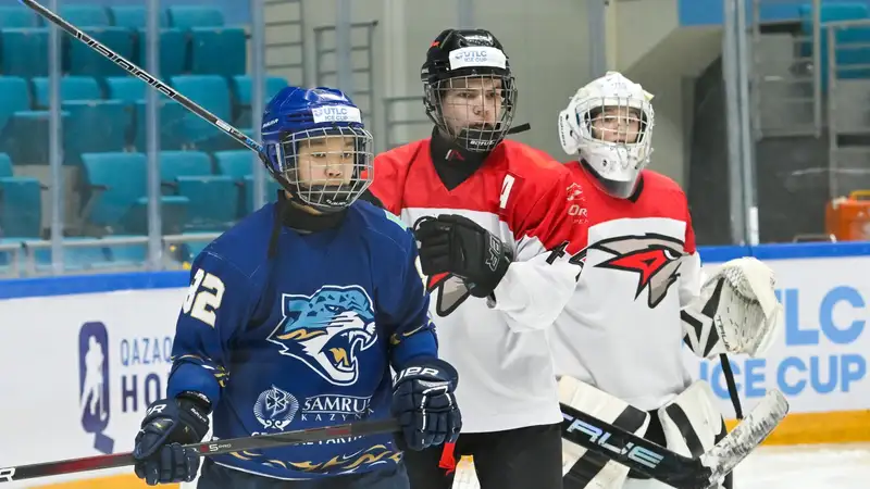 "Барыс" разгромно проиграл "Авангарду" и теперь сыграет за третье место