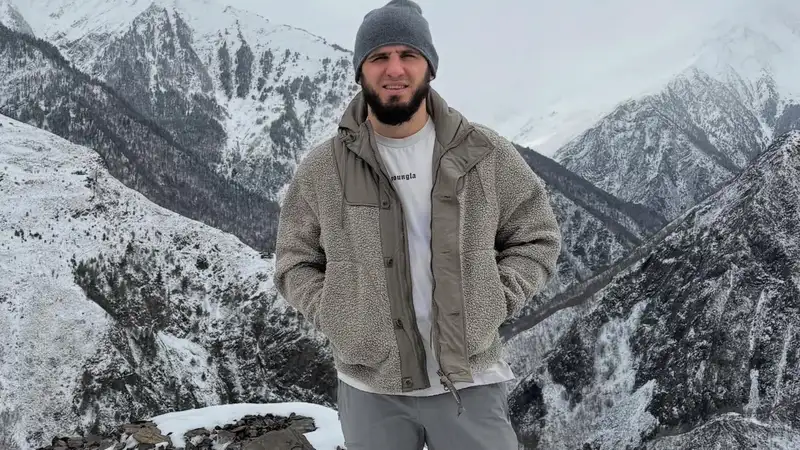 Ислам Махачев