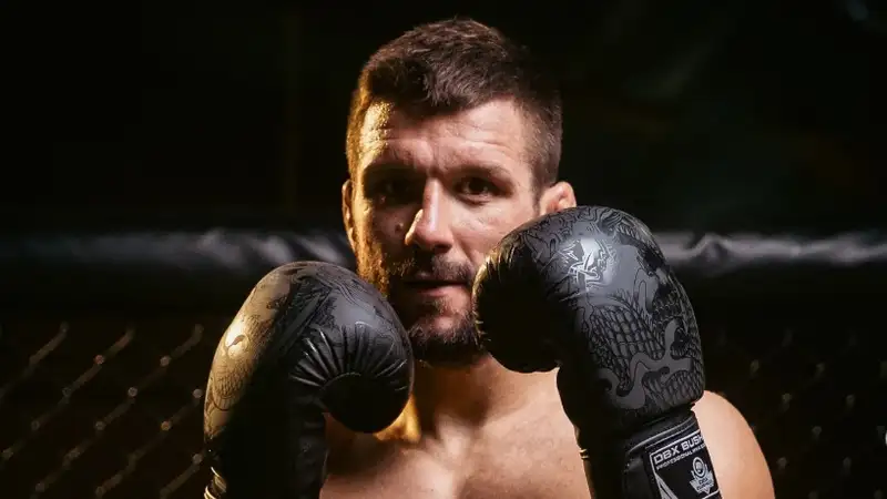 Гамрот подписал контракт