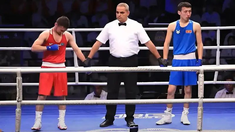 Нокдаун и разгром произошли в бою казахского и кыргызского боксёров за медаль уникального чемпионата Азии